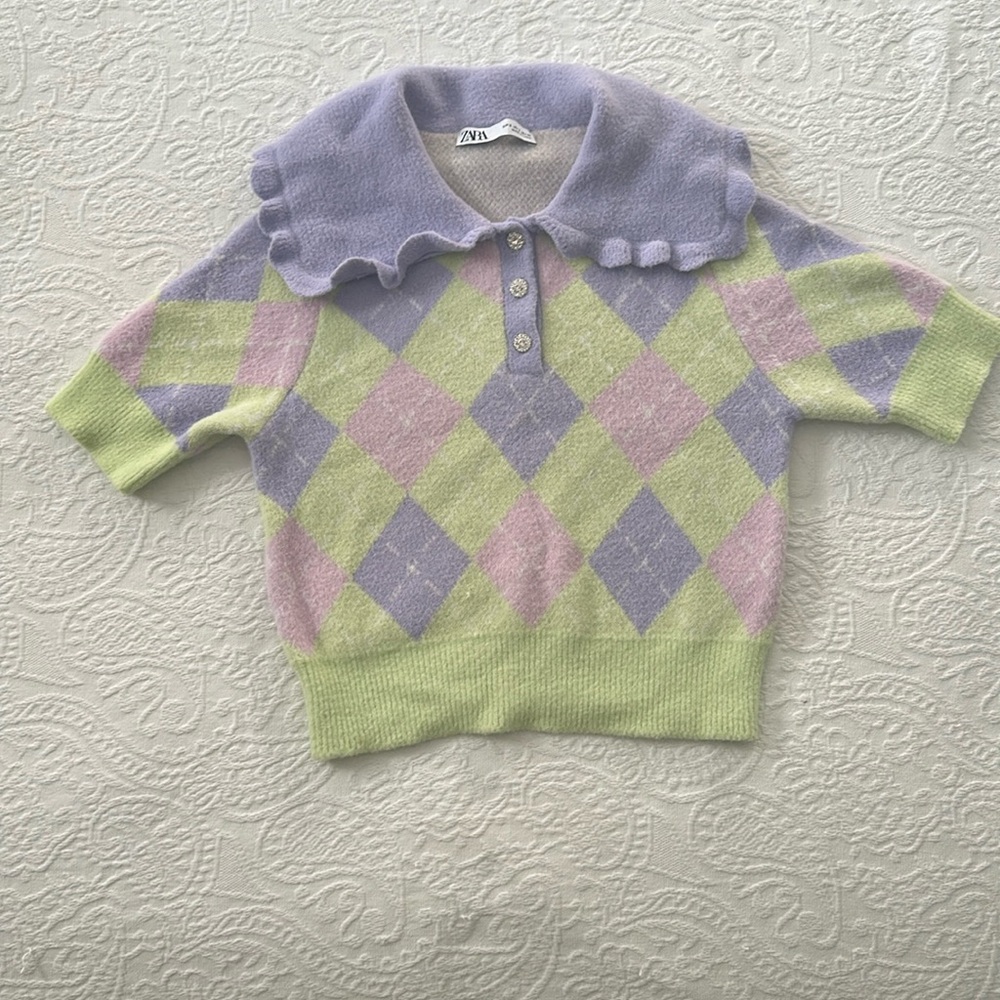 Zara Small Fuccy Polo 👚 w/ crystals bottoms on placket